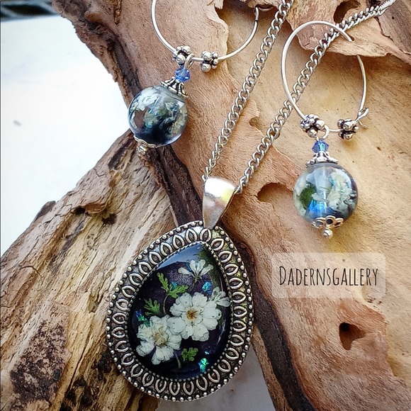 Handmade Resin Jewelry set - Picture 3 of 5